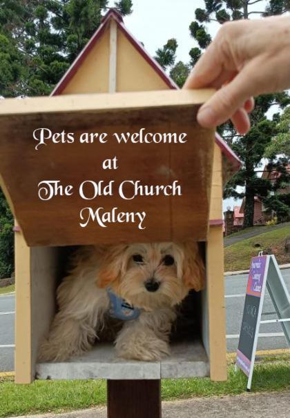 The Old Church 말레니 외부 사진